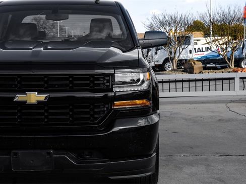 Used 2018 Chevrolet Silverado 1500 Custom w/ Custom Value Package image 43