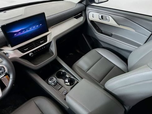 New 2026 Ford Explorer Active w/ Active Comfort Package RWD image 11