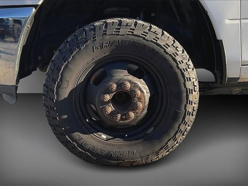 Used 2017 RAM 3500 Tradesman w/ Chrome Appearance Group image 33