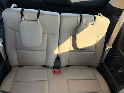 Used 2022 Ford Explorer XLT w/ Equipment Group 202A image 28