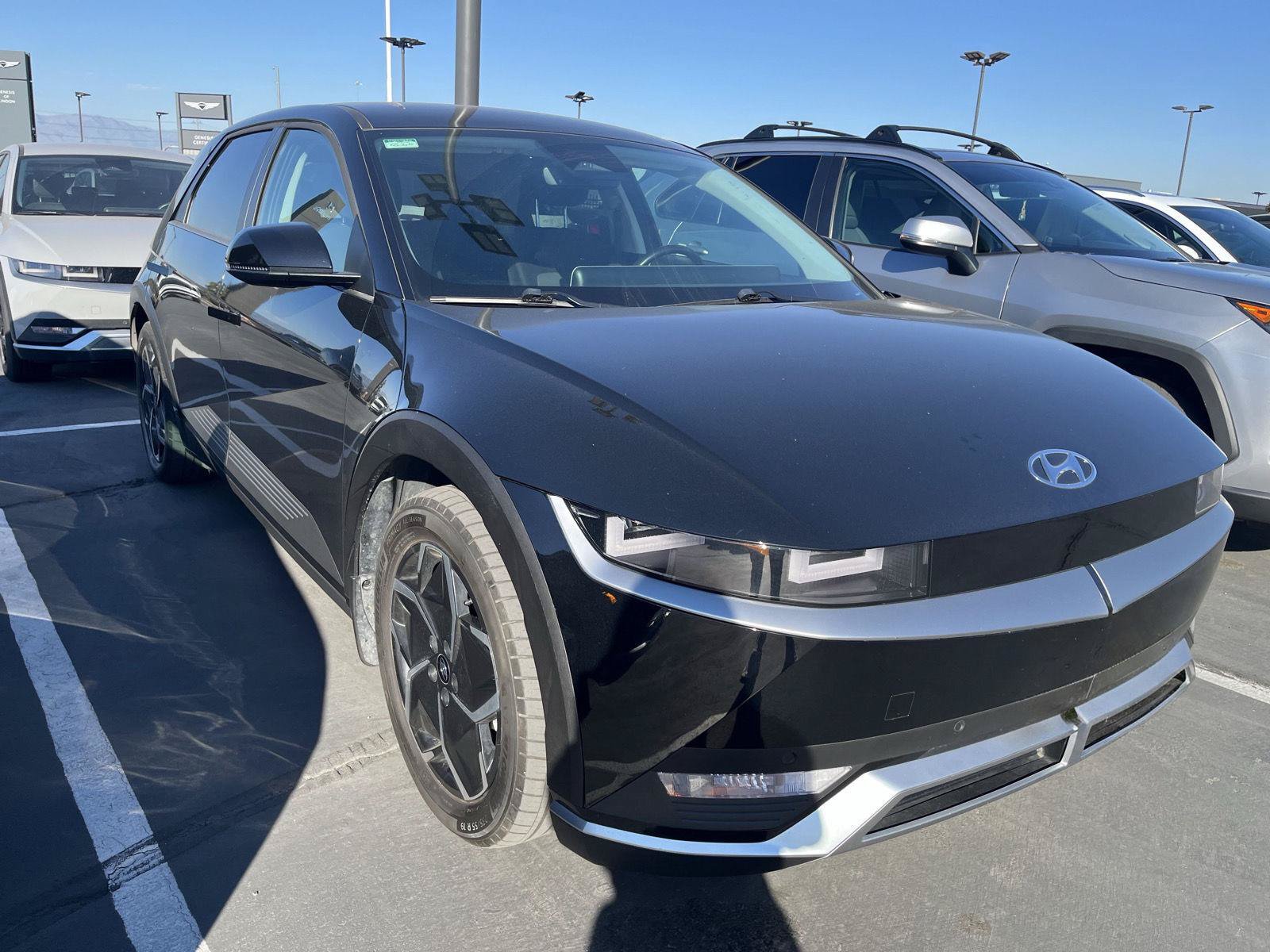 Used 2024 Hyundai Ioniq 5 SEL AWD/4WD image 3