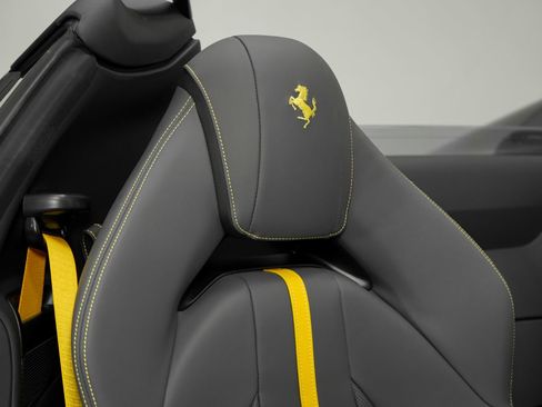 Used 2023 Ferrari 812 GTS image 33