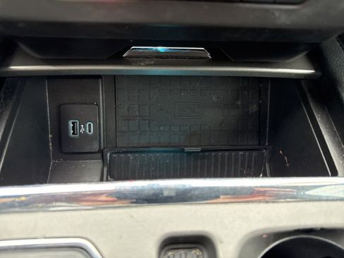 Used 2021 Ford Expedition XLT image 25