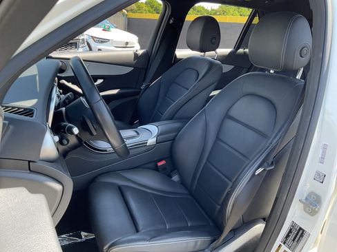 Used 2020 Mercedes-Benz GLC 300 image 17