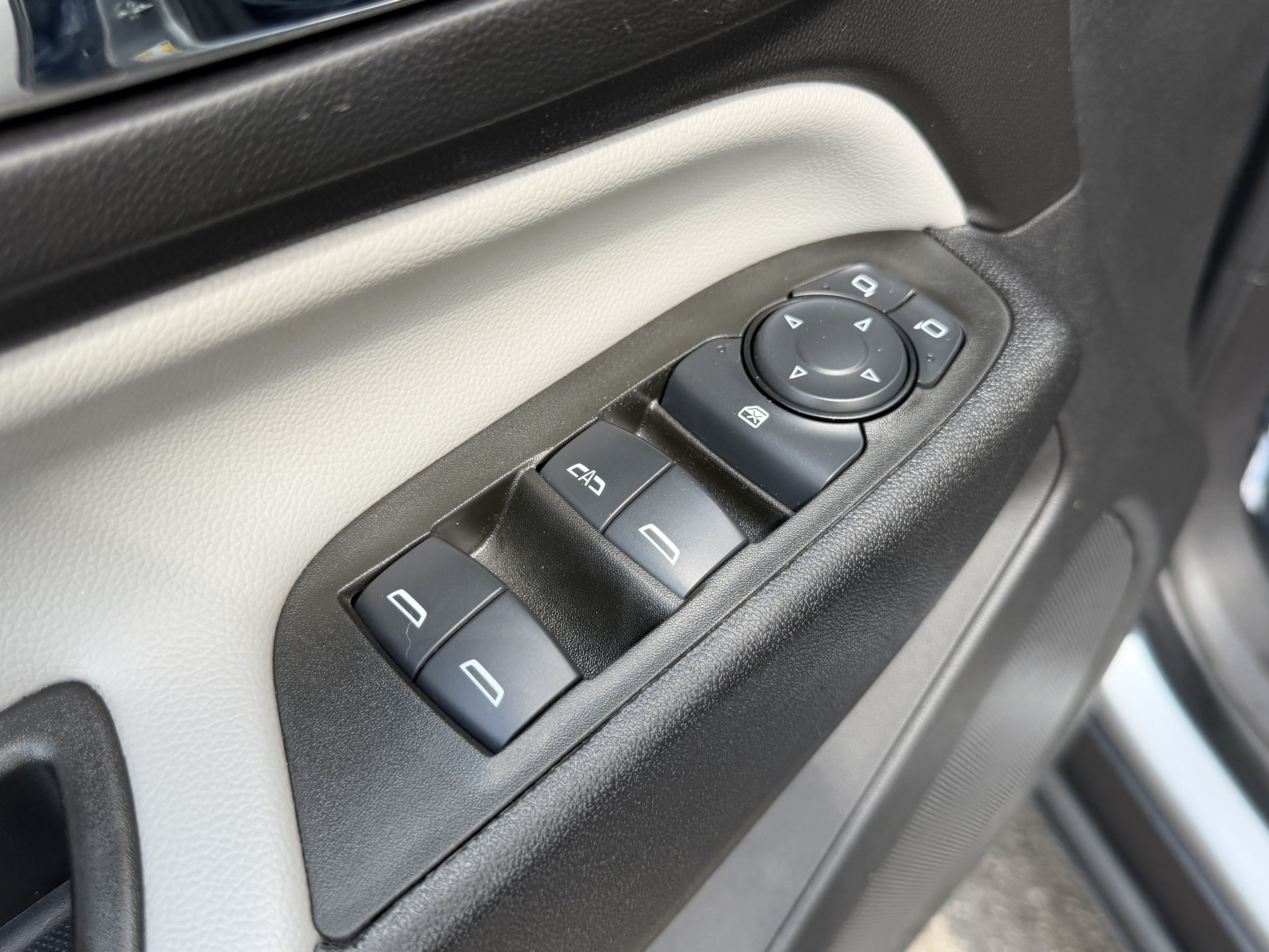 Used 2024 Chevrolet Equinox LS FWD image 13