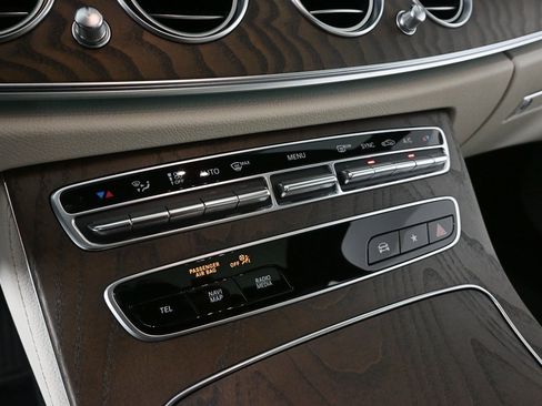 Used 2022 Mercedes-Benz E 350 Sedan image 14