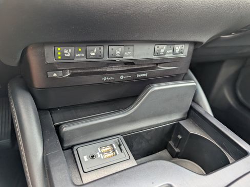 Used 2020 Lexus ES 300h w/ Premium Package image 19