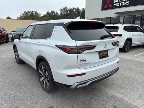 New 2026 Mitsubishi Outlander SE image 4