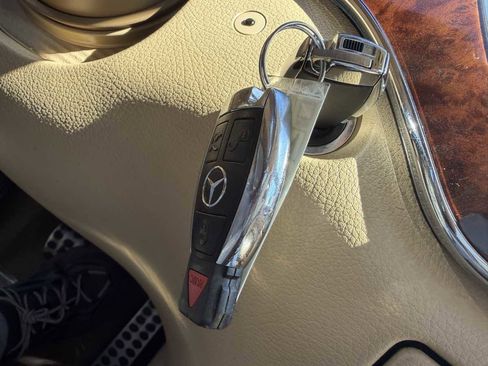 Used 2011 Mercedes-Benz S 550 Sedan image 20