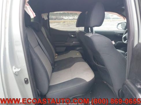 Used 2023 Toyota Tacoma TRD Off-Road w/ Technology Package AWD/4WD image 13