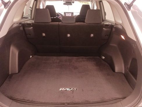 Used 2019 Toyota RAV4 LE image 26