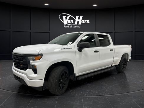 Used 2023 Chevrolet Silverado 1500 Custom AWD/4WD image 3