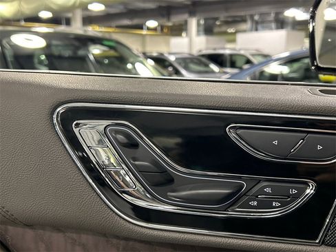 Used 2022 Lincoln Navigator Reserve w/ Monochromatic Package image 21