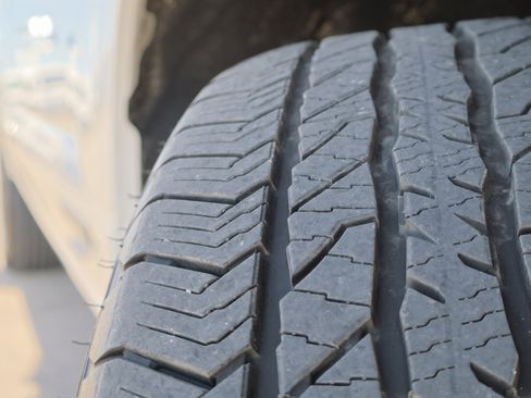 Certified 2025 Ford F150 Platinum w/ FX4 Off-Road Package image 13