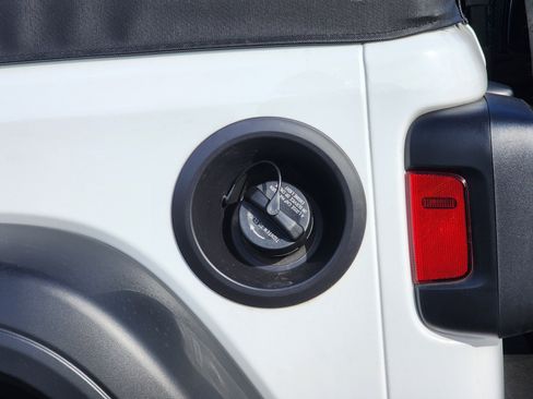 Used 2025 Jeep Wrangler Sport image 12