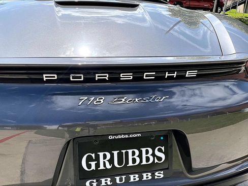 Used 2017 Porsche 718 Boxster RWD image 39