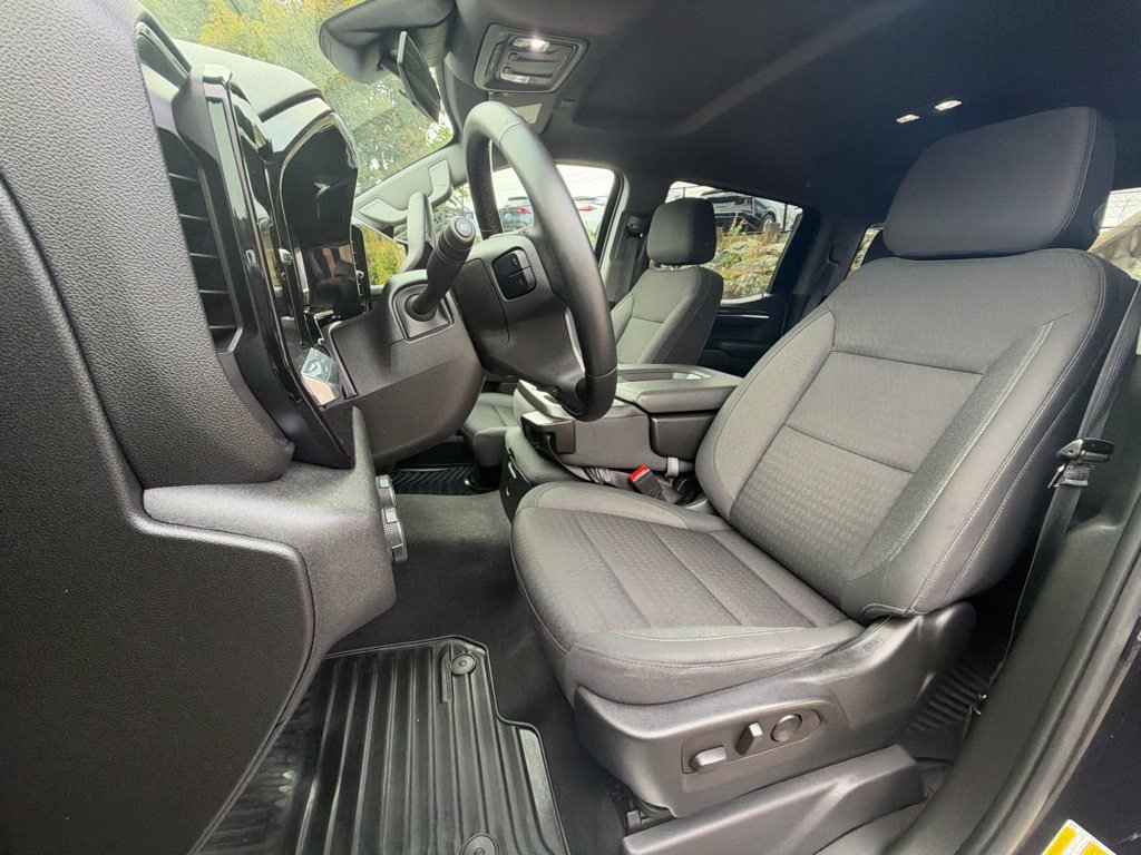 Used 2023 Chevrolet Silverado 1500 RST AWD/4WD image 15