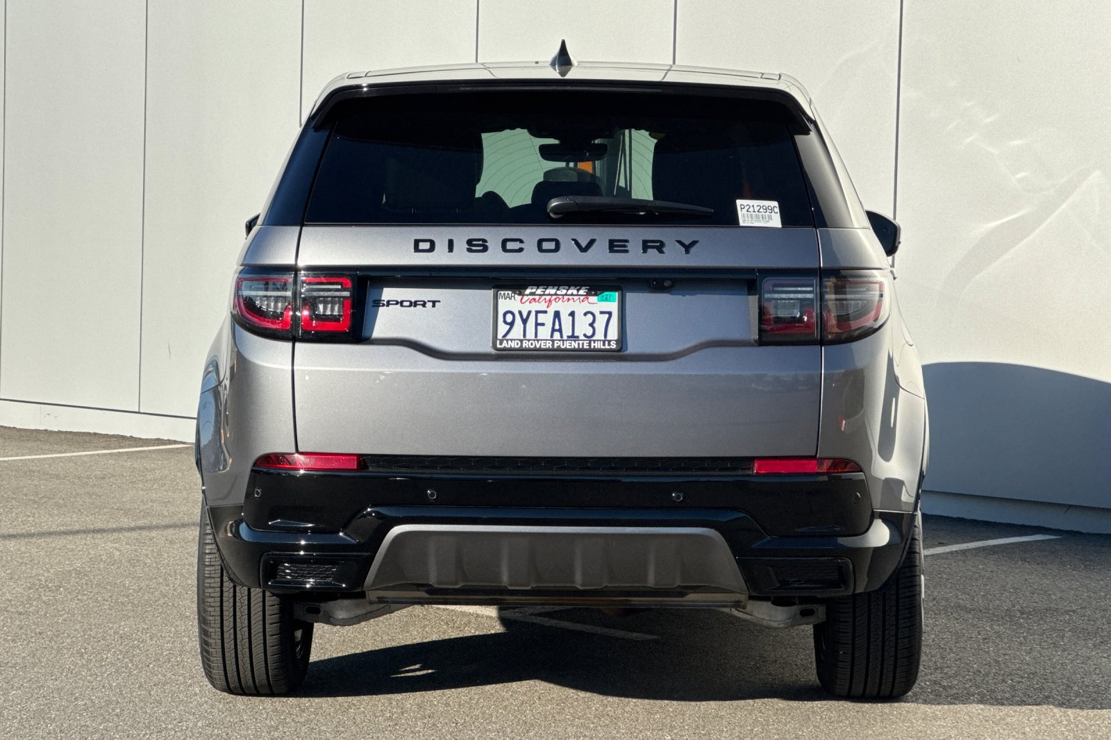 Used 2025 Land Rover Discovery Sport Dynamic SE AWD/4WD image 4