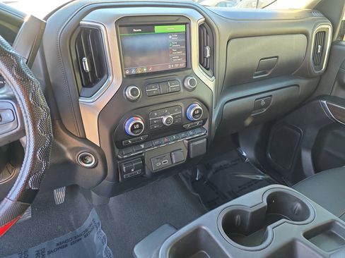 Used 2022 GMC Sierra 2500 SLT w/ X31 Off-Road Package image 27
