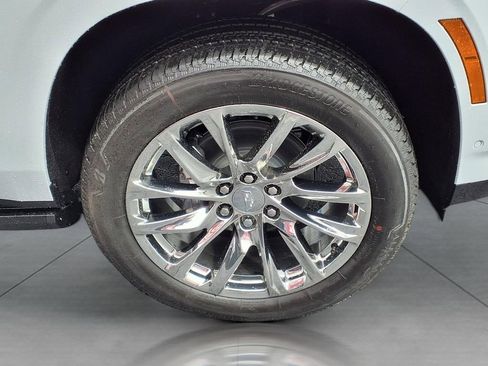 New 2026 Cadillac Escalade Luxury w/ LPO, Radiant Package RWD image 9