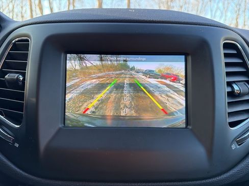 Used 2018 Jeep Compass Latitude w/ Popular Equipment Group image 24