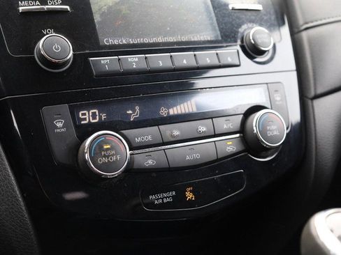 Used 2017 Nissan Rogue SV image 13