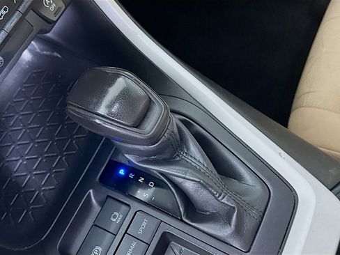 Used 2022 Toyota RAV4 XLE image 20