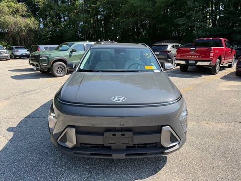Used 2024 Hyundai Kona SEL w/ Convenience Package FWD image 7