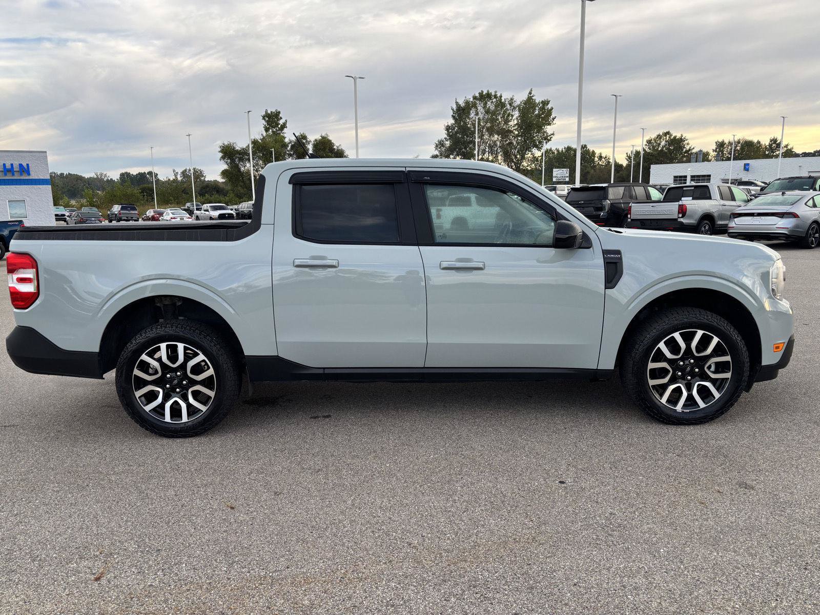 Used 2024 Ford Maverick Lariat FWD image 4