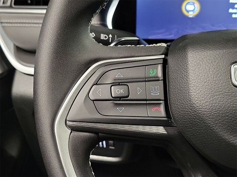 New 2025 Jeep Grand Cherokee Laredo image 5