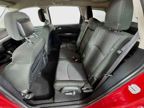 Used 2020 Dodge Journey SE w/ SE Popular Equipment Group FWD image 17