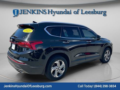 Used 2023 Hyundai Santa Fe SEL w/ Winter Weather Package image 5