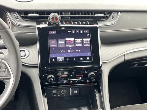 Certified 2023 Jeep Grand Cherokee L Laredo image 17