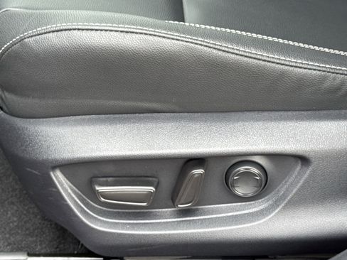 Used 2025 Toyota Camry SE w/ Multimedia Upgrade Package image 27