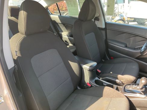 Used 2017 Kia Forte LX image 26
