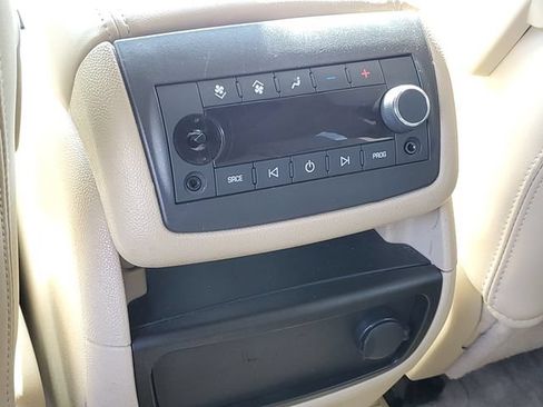 Used 2010 GMC Acadia SLT FWD image 12