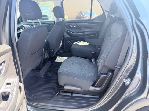 Used 2019 Chevrolet Traverse LT FWD image 15