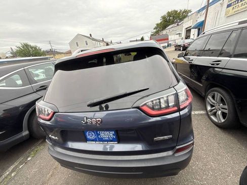 Used 2019 Jeep Cherokee Latitude Plus w/ Cold Weather Group AWD/4WD image 2
