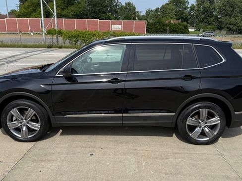 Used 2021 Volkswagen Tiguan SEL AWD/4WD image 11