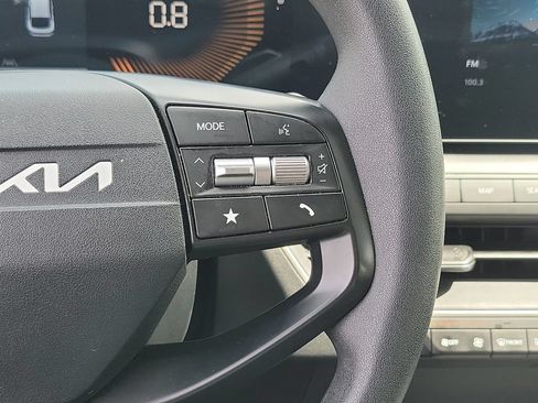 Used 2025 Kia K4 FWD image 25