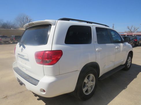 Used 2011 Toyota Sequoia SR5 image 5