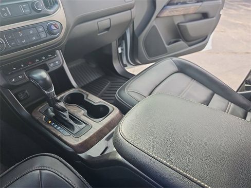 Certified 2022 GMC Canyon Denali image 20