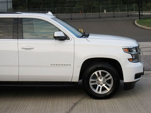 Used 2018 Chevrolet Suburban LS AWD/4WD image 10