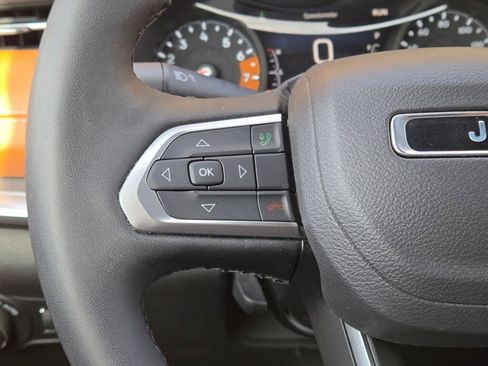 Used 2024 Jeep Compass Limited image 29