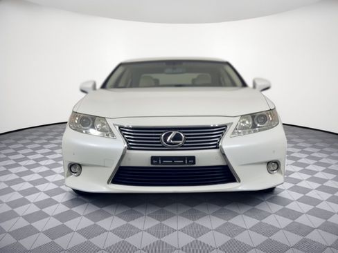 Used 2015 Lexus ES 350 w/ Luxury Package FWD image 6