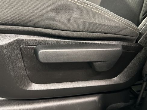 Used 2024 RAM 2500 Tradesman w/ Chrome Appearance Group image 27