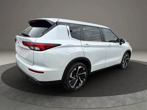Used 2022 Mitsubishi Outlander ES AWD/4WD image 5