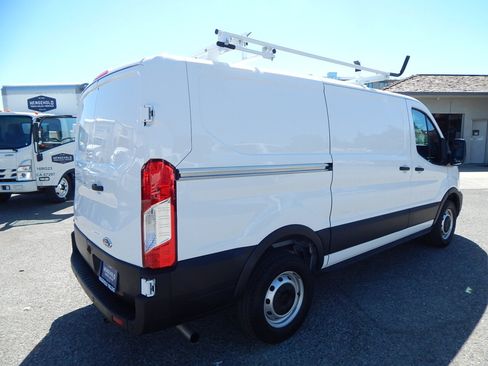 Used 2025 Ford Transit 250 Low Roof RWD image 8