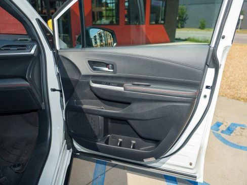 Used 2025 Toyota Sienna XSE w/ XSE Plus Package image 27