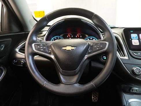 Used 2017 Chevrolet Malibu LT w/ Leather Package FWD image 19